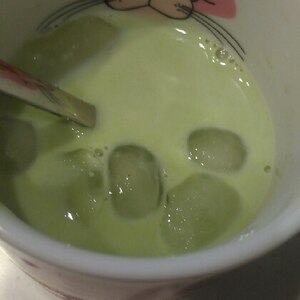 抹茶たっぷり濃厚アイス抹茶ラテ